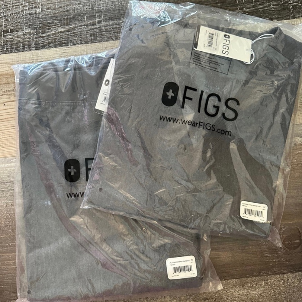 Figs scrub set